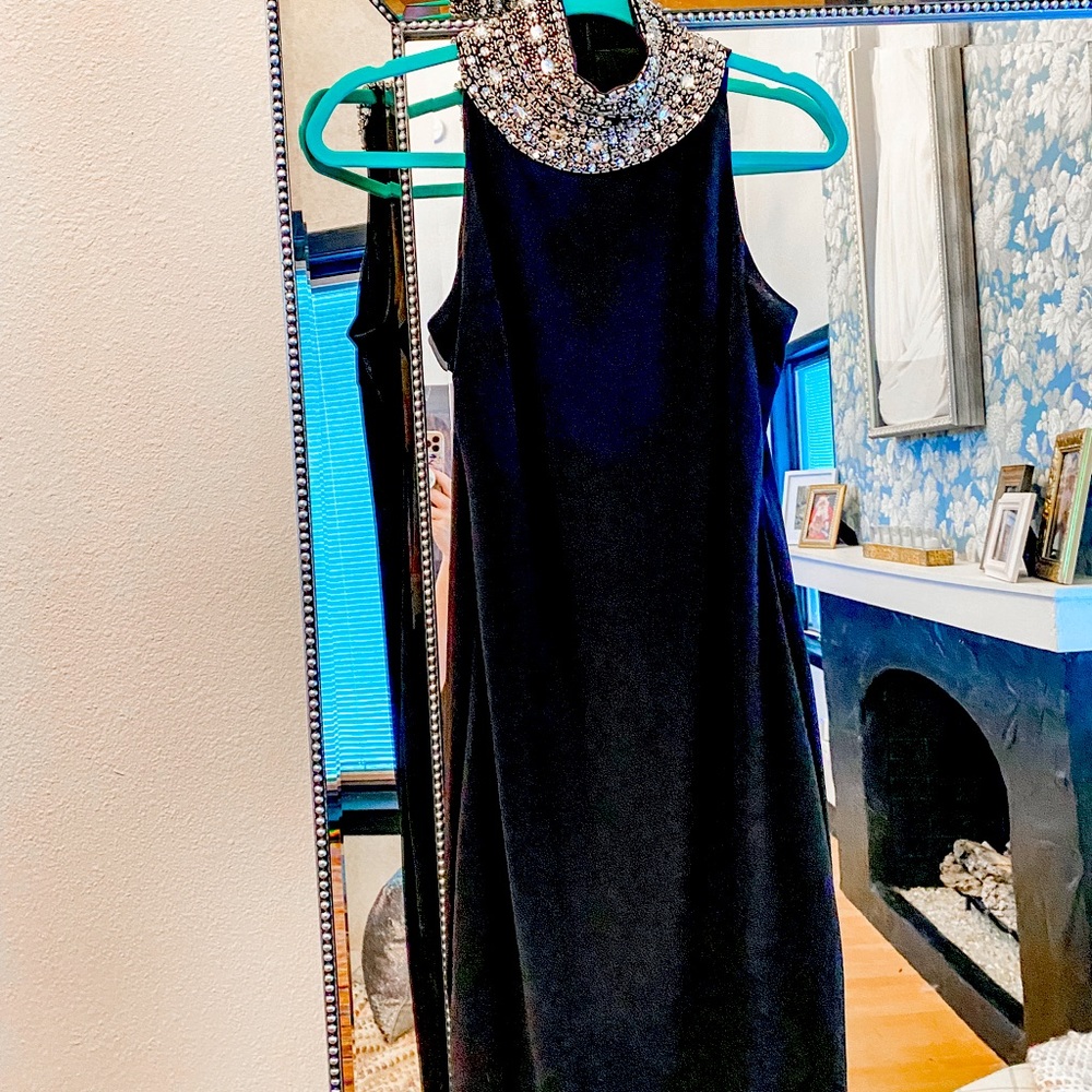 Black jersey knee-length cocktail